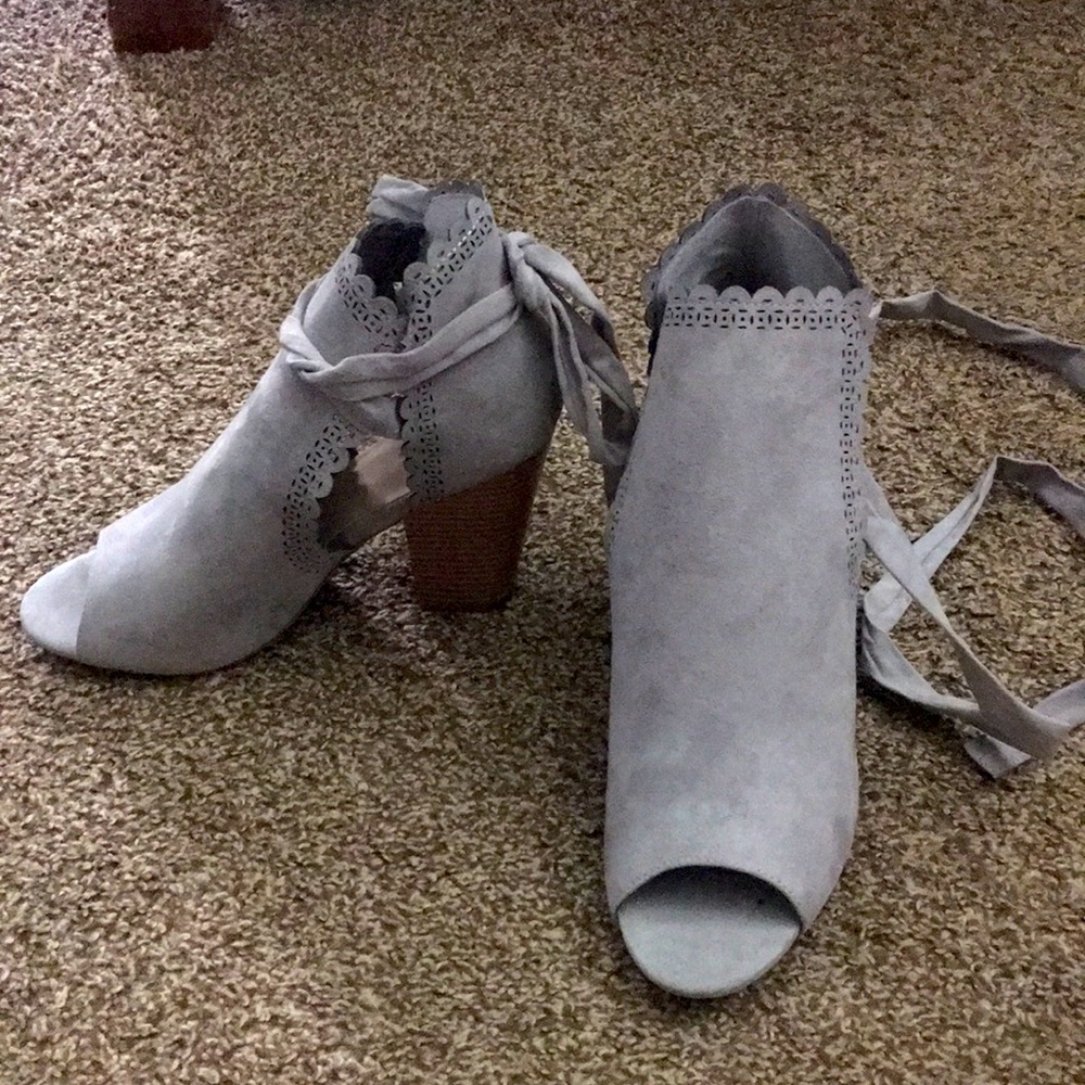 JustFab Just for Fun Scalloped Open Toe Booties - size 9.5 with a 3.5 inch heel